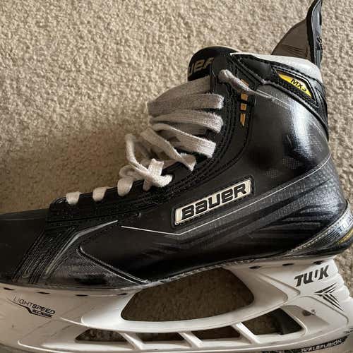 Senior Bauer Supreme MX3 Regular Width  Size 9.5 Hockey Skates