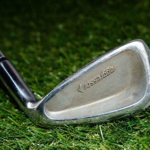 Wilson 	Aggressor 	9 Iron 	Right Handed 	35.75"	Steel 	Stiff 	New Grip