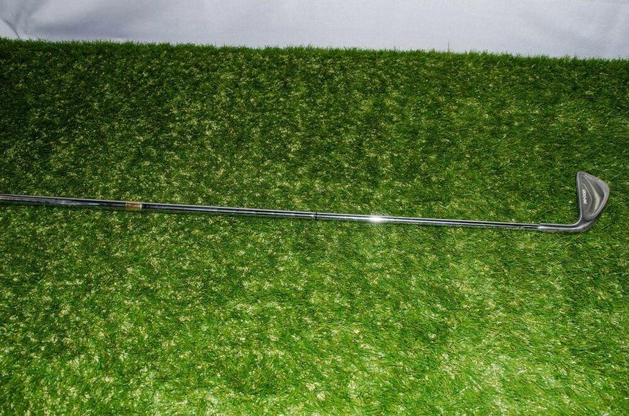 Wilson	1200 GE	6 Iron	Right Handed	37"	Steel	Stiff 	New Grip