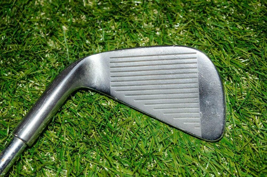 Wilson	1200 GE	6 Iron	Right Handed	37"	Steel	Stiff 	New Grip