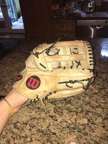 WILSON A2000 1799 OUTFIELD GLOVE 12.75”