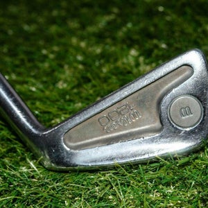 Wilson	1200	5 Iron	Right Handed	37"	Steel	Stiff	New Grip