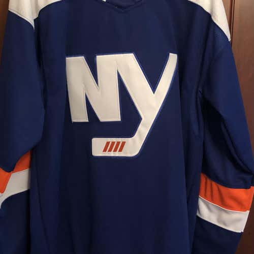 “NEW” NY Islanders Alternate Mathew Barzal Jersey Blue Adult XL Adidas  Jersey