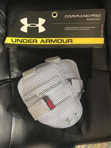 New Under Armour Command Pro Bicep Pads Size Small /white