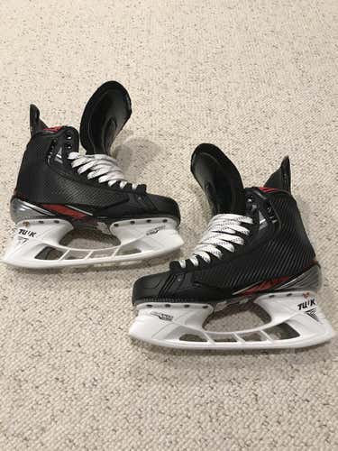 New Senior Bauer Vapor 2X Pro Hockey Skates D Width Pro Stock Size 7.25D LEFT Size 7.0D RIGHT
