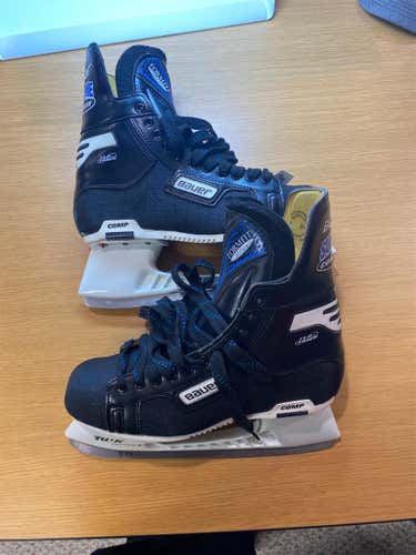 Senior Bauer Supreme Comp Regular Width Size 11 Hockey Skates