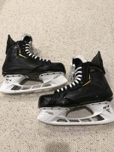 Used (worn once) Senior Bauer Supreme 2S Pro Hockey Skates Size 9.75 D Width.