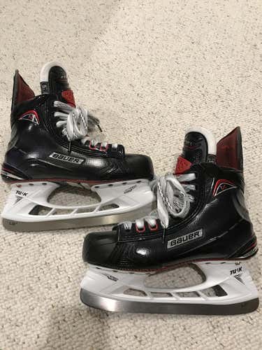 Brand New Junior Bauer Vapor 1X Hockey Skates Size 5.5 D Width