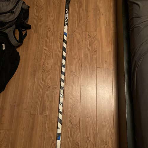 Senior Right Handed Nexus 1N Toe Pattern  Hockey Stick