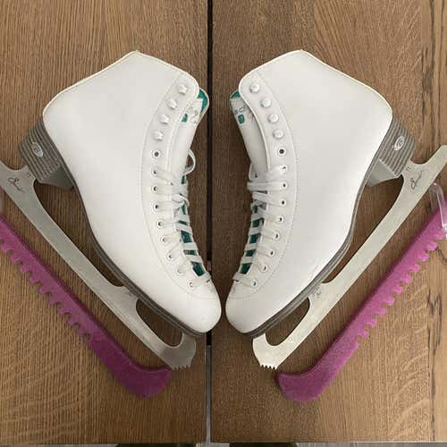 White Used Riedell Size 10 Figure Skates