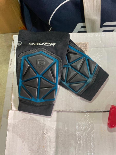 Black Senior Bauer Wrist guards