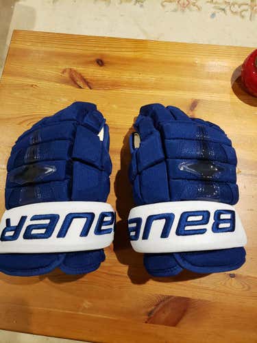Senior Bauer Nexus 1N Gloves 14" Maple Leafs Pro Stock