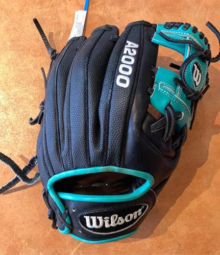 Wilson Used Black Right Hand Throw 11.5" Baseball Glove