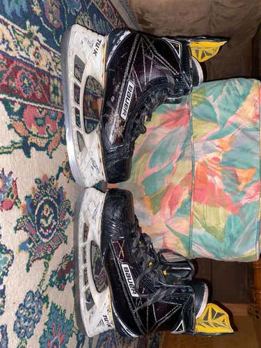 Senior Bauer Supreme 1S Wide Width Pro Stock Size 8.5 Hockey Skates