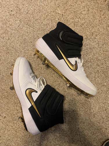 White Men's Metal Nike