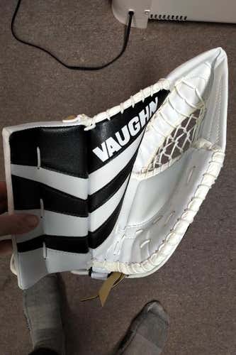 VAUGHN SLR2 PRO CARBON CATCHER - BRAND NEW