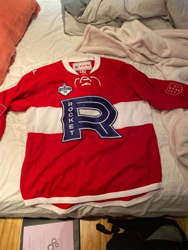 Red Adult Large CCM  Jersey