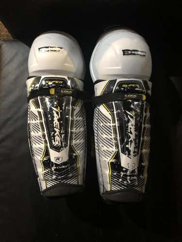 Used Junior CCM Super Tacks Shin Pads