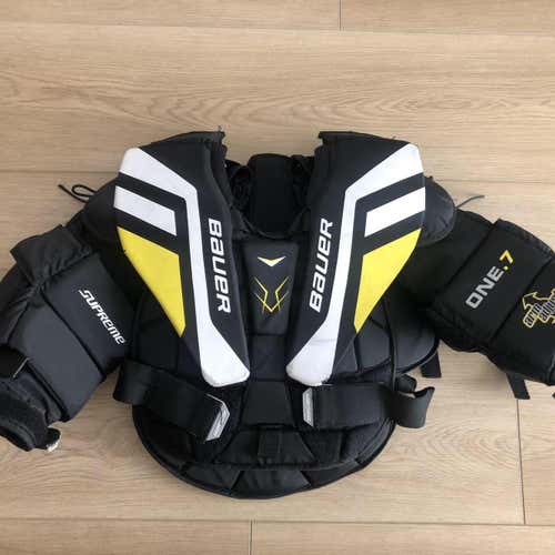 Junior Small Bauer Supreme One.7  Goalie Chest Protector