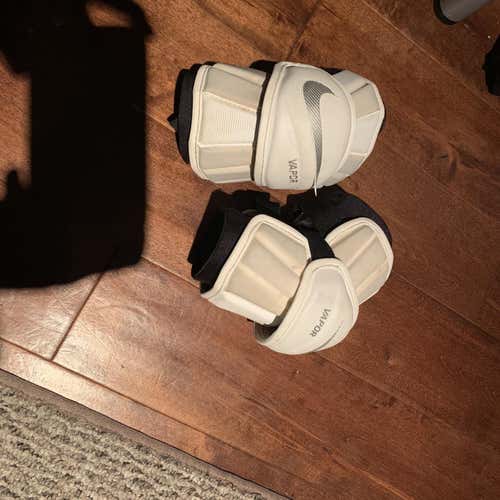 Used Medium Nike Vapor Elite Arm Pads