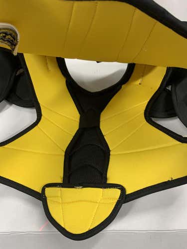 Used Bauer One40 Md Ice Hockey Shoulder Pads