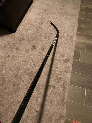 CCM RibCor Trigger 3D PMT Hockey Stick, RH, P92, 100 Flex, Pro Stock