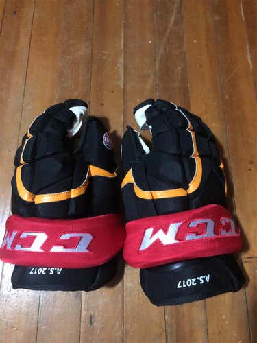 CCM  ECHL 2017  All Star Gloves HG12 14" Pro Stock Gloves