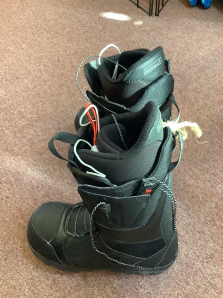 Men's Size 8.0 (Women's 9.0) Burton Moto Snowboard Boots