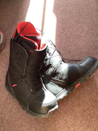 Men's Size Men's 10.5 (W 11.5) Burton Moto Snowboard Boots