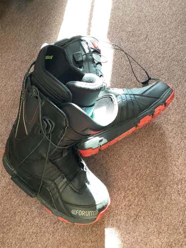 Men's Size 10 (Women's 11) Forum Kicker Snowboard Boots
