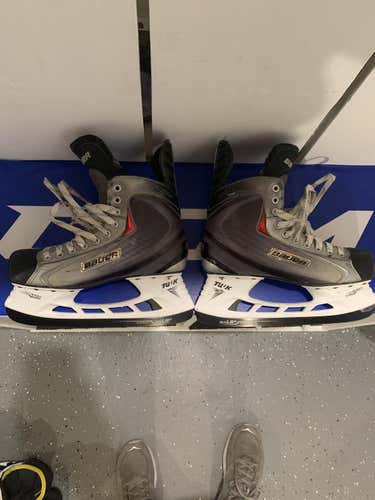 Used Senior Bauer Vapor X60 Hockey Skates Regular Width Size 10