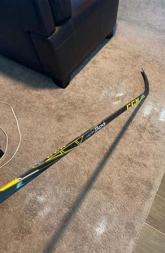 Mathew Barzal CCM Ultra Tacks Hockey Stick, RH, P02/ P10, 80 Flex, Pro Stock