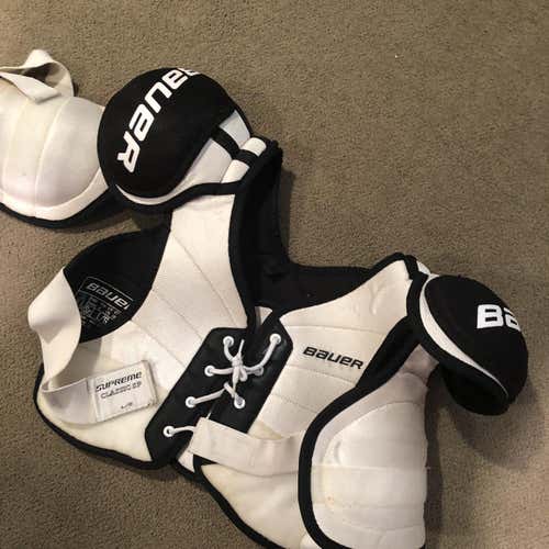 Senior Large Bauer Classic sp Shoulder Pads