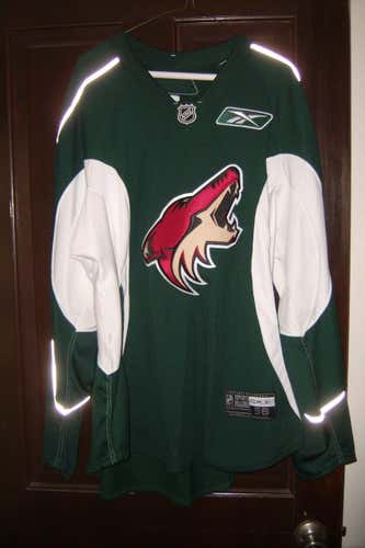 PHOENIX COYOTES unused dark green Reebok old-style practice jersey w/white gussets (size 58) 2009-14