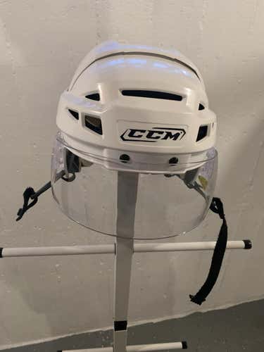 White Lightly Used Large CCM Vector V08 Helmet Pro Stock w/Bauer Pro Clip Half Shield