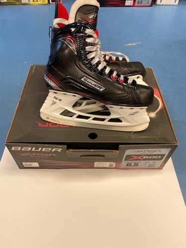 Senior Bauer Vapor X600 S17 Regular Width Size 6.5 Hockey Skates