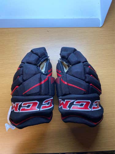 Black Junior CCM JetSpeed FT370 12"  Gloves