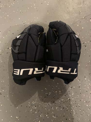 Navy Blue Lightly Used Senior True XC5 Gloves 14"