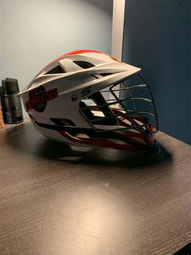 White Adult Player's Cascade S Helmet