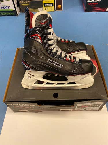 Senior Bauer Vapor X700 S17 Regular Width Size 10 Hockey Skates