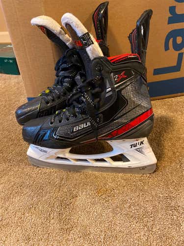 Senior Bauer Vapor 2X Extra Wide Width  Size 7 Hockey Skates