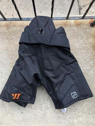 Medium +1 Philadelphia Flyers Warrior Covert pants