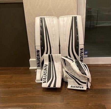 Vaughn Ventus SLR Pro Carbon Regular Glove, Blocker & Senior 32"+2 Pads