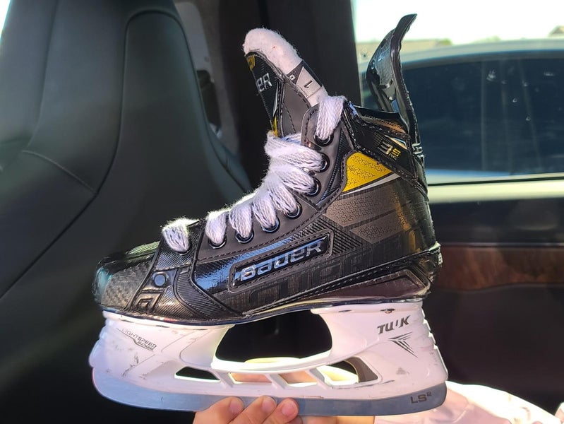 Used Junior Bauer Supreme 3S Pro Hockey Skates Regular Width Size 1