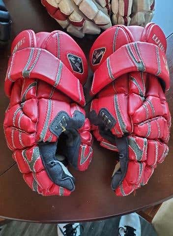 Used Warrior Mac Daddy Lacrosse Gloves 13"