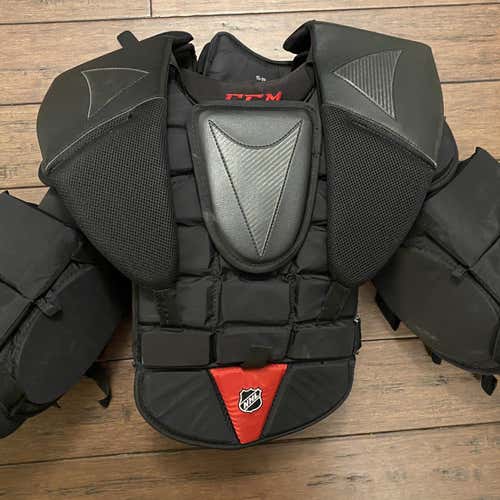 Senior Small CCM AB500 Goalie Chest Protector