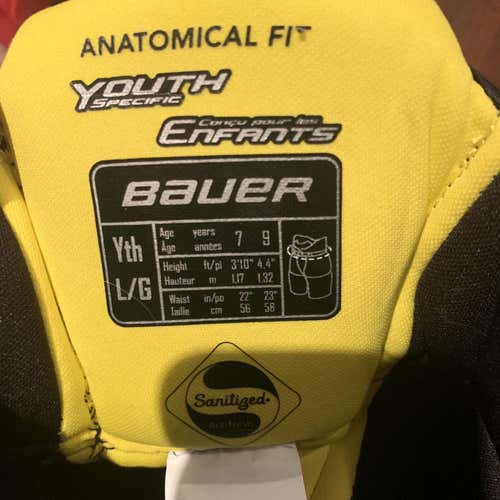 Black Youth Large Bauer Supreme S27 Hockey Pants