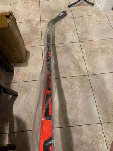 Senior Right Handed Vapor FlyLite  Hockey Stick