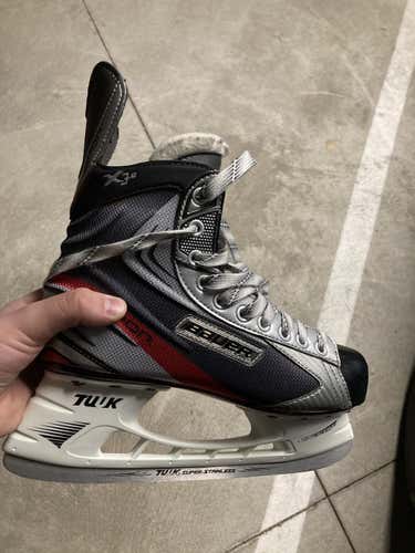 New Senior Bauer Vapor x30 Hockey Skates Size 9.5