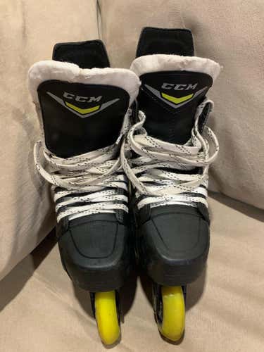 Used Junior CCM Tacks 1R92 Inline Skates Regular Width Size 4